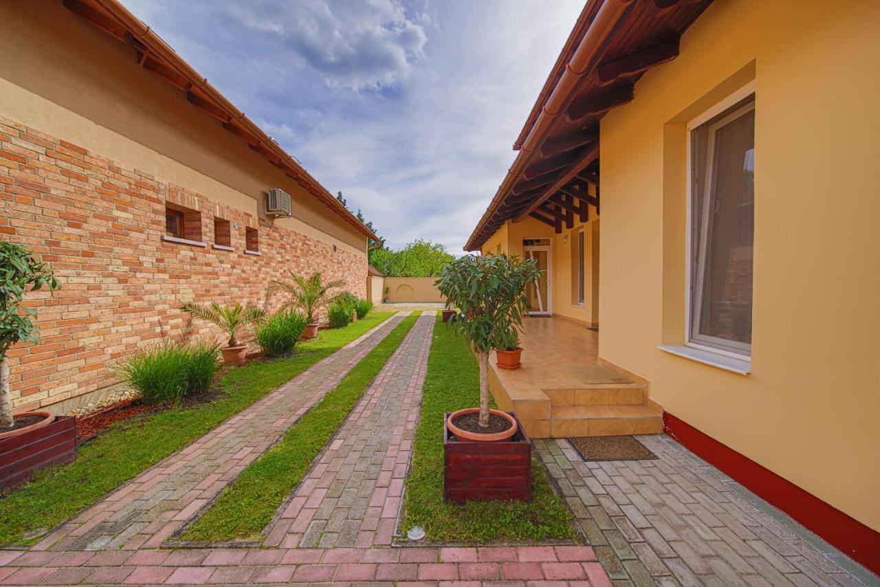 Kalvin Utcai Apartmanok Hajdúszoboszló Εξωτερικό φωτογραφία