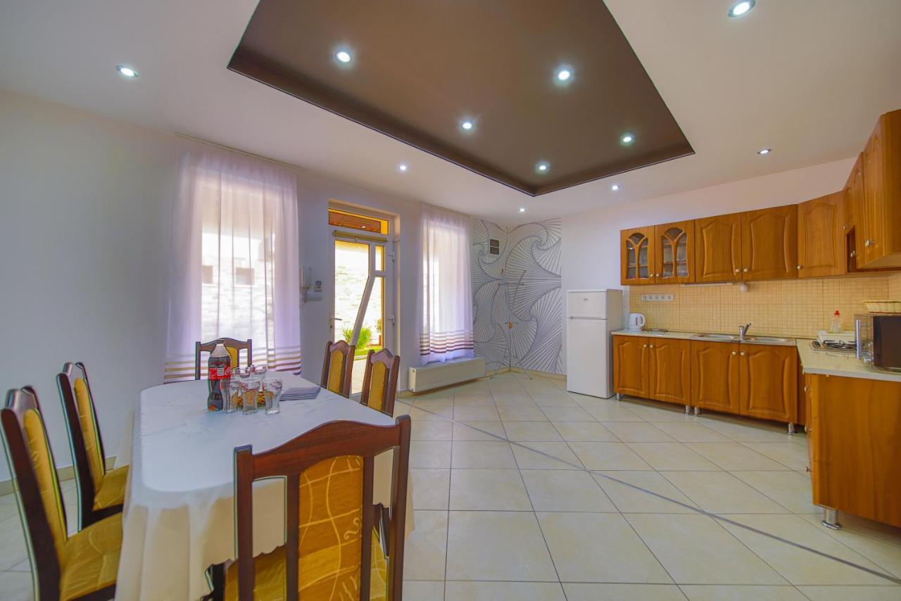 Kalvin Utcai Apartmanok Hajdúszoboszló Εξωτερικό φωτογραφία
