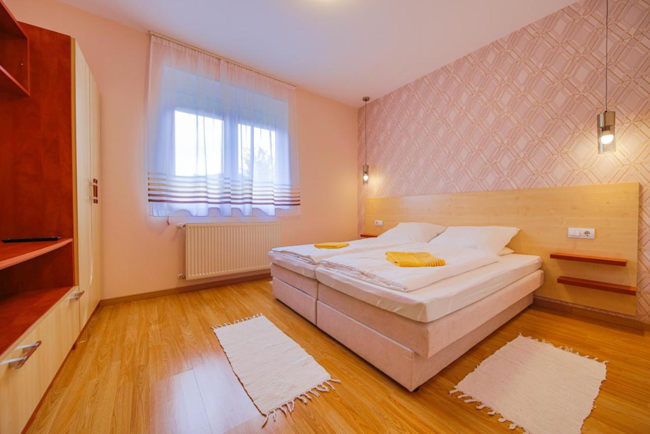 Kalvin Utcai Apartmanok Hajdúszoboszló Εξωτερικό φωτογραφία