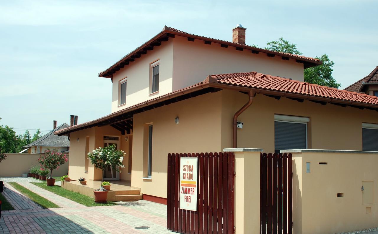 Kalvin Utcai Apartmanok Hajdúszoboszló Εξωτερικό φωτογραφία